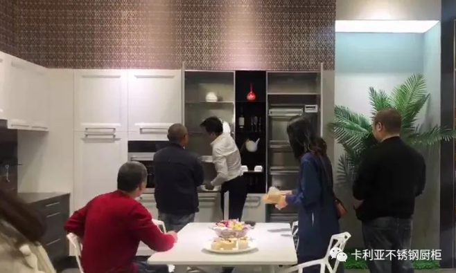 热烈祝贺卡利亚不锈钢橱柜南宁店盛大开业