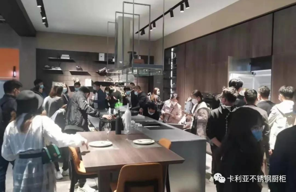 直击卡利亚不锈钢橱柜展馆热闹再现,打卡热点燃爆广州设计周