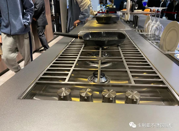 一群钢匠人的倔强，将细节和美进行到底