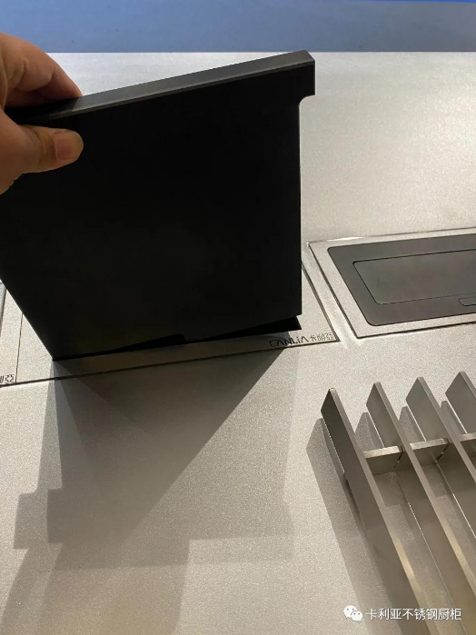 奏响新年序曲，卡利亚不锈钢橱柜助您开启2021新生活